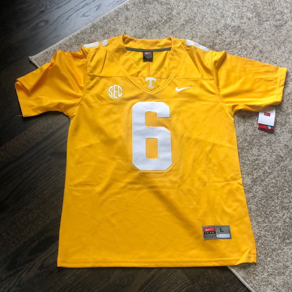 Tennessee jersey- men’s L Kamara number 6